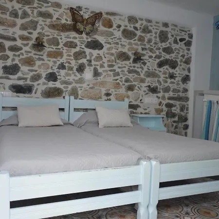 Bourgos アパートホテル Naxos City