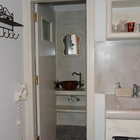 Bourgos Aparthotel 2*